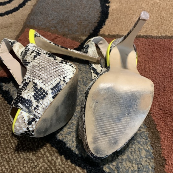 Steve Madden Snakeskin Platform Slingback Heel - Picture 3 of 6